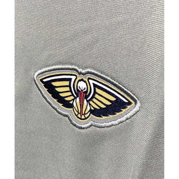 NEW NBA New Orleans Pelicans Basketball Nike Dri-Fit GRAY Pullover AV1754-002 - Picture 2 of 3